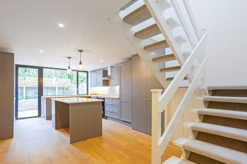Property photo 2 of 25 Olde Saddlers Cot...