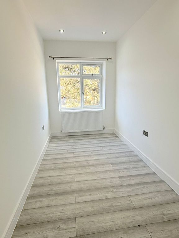 Property photo 2 of 11 Gallery