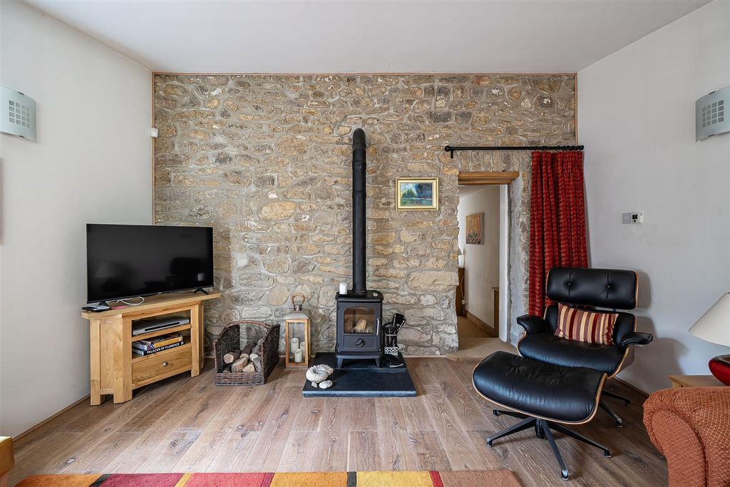 Property photo 3 of 17 1415899-2-69B44d88E8798.Jpg