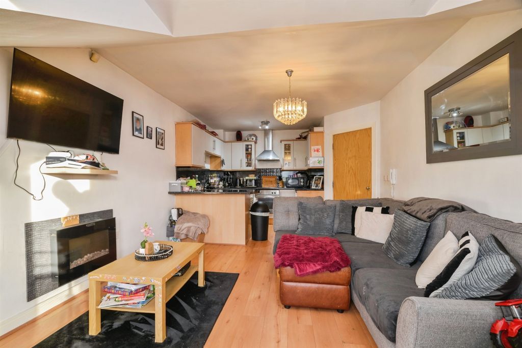 Property photo 3 of 19