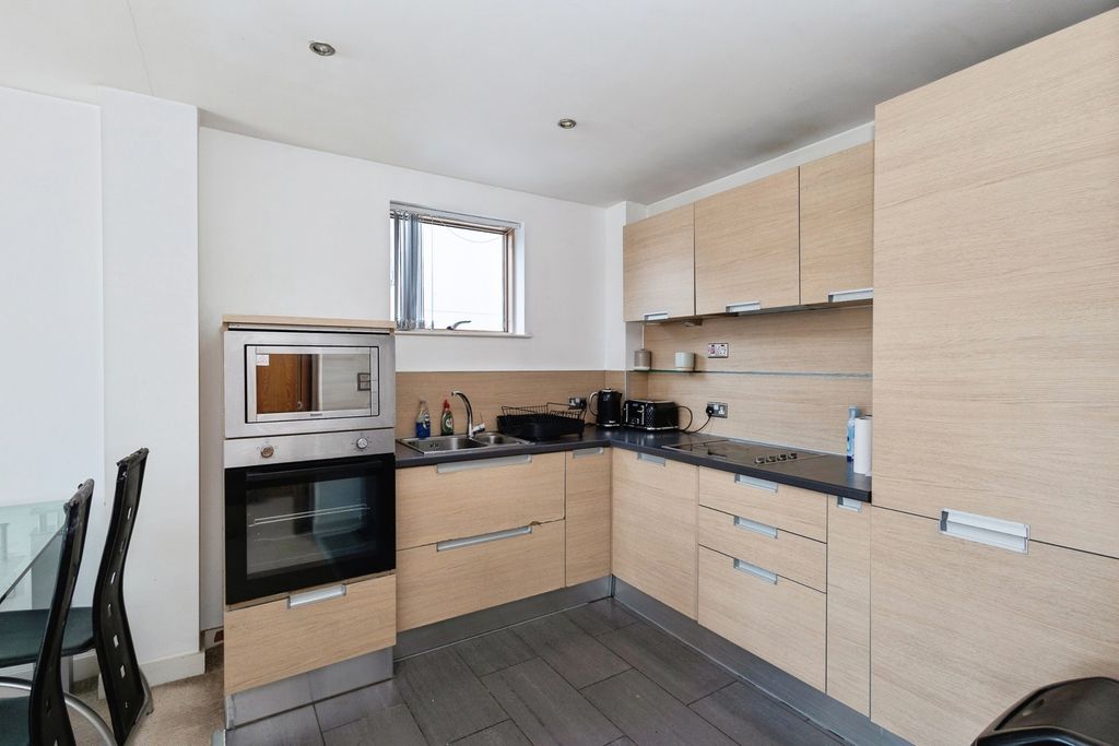 Property photo 3 of 15 Pbox-Img.Jpg