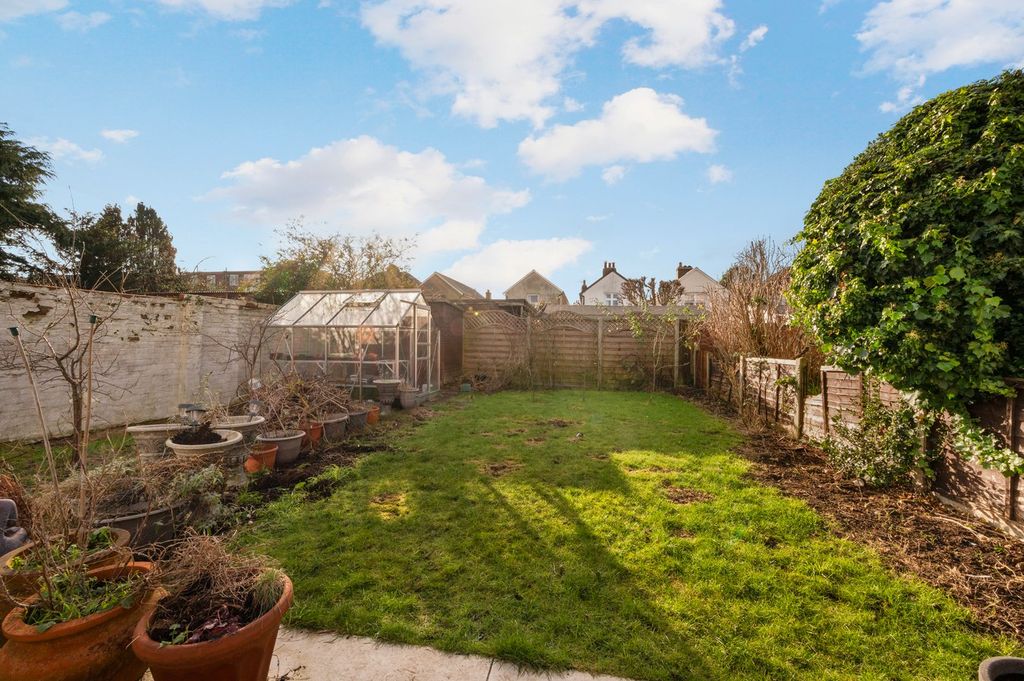 Property photo 3 of 16