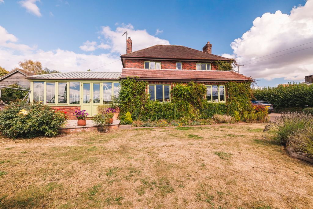 Property photo 1 of 33 Picture No. 21