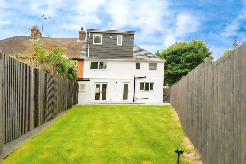 Property photo 2 of 20 Picture No. 10