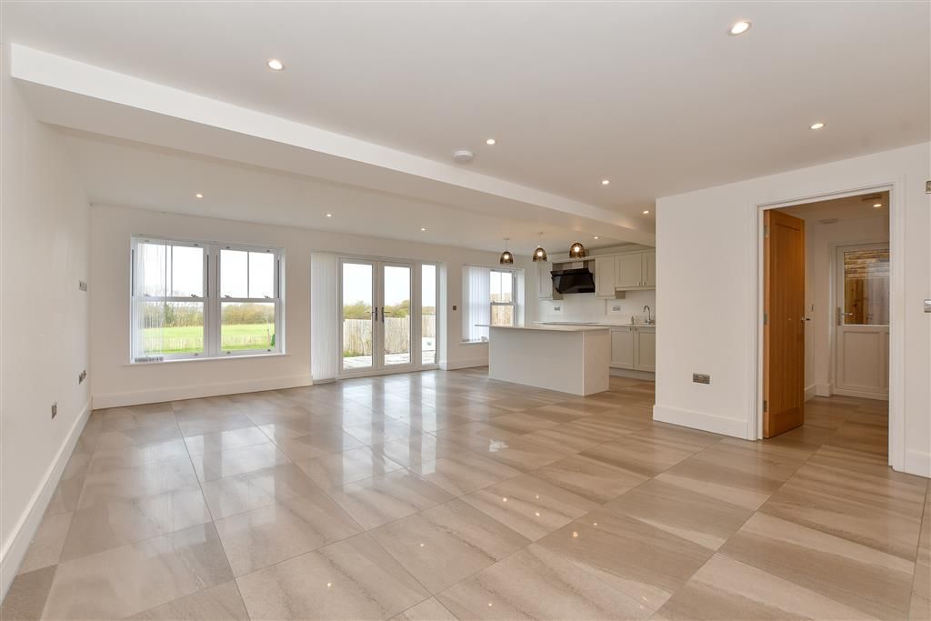 Property photo 1 of 15 Lounge/Kitchen/Dining Room