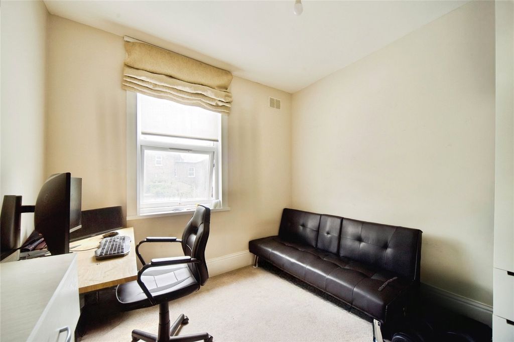 Property photo 2 of 9 Picture No. 27