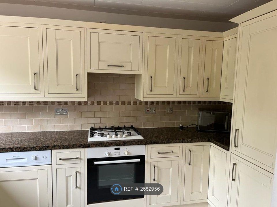 Property photo 3 of 23 Kitchen