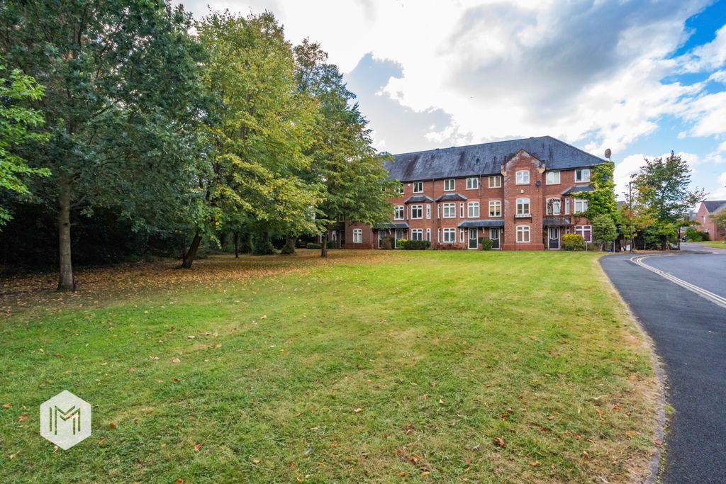 Property photo 2 of 28 Picture No. 22