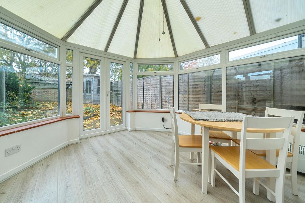 Property photo 3 of 14 1375086-10-69048541799B9.Jpg