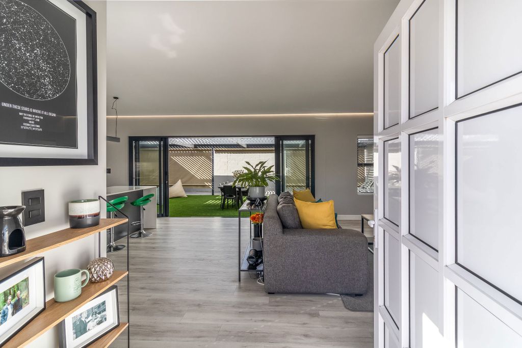 Property photo 2 of 29 1Bc1701852