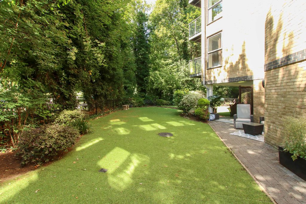 Property photo 2 of 14 Photo 11