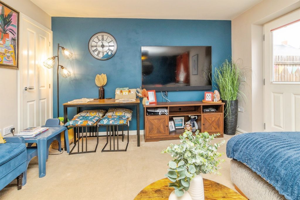 Property photo 3 of 18