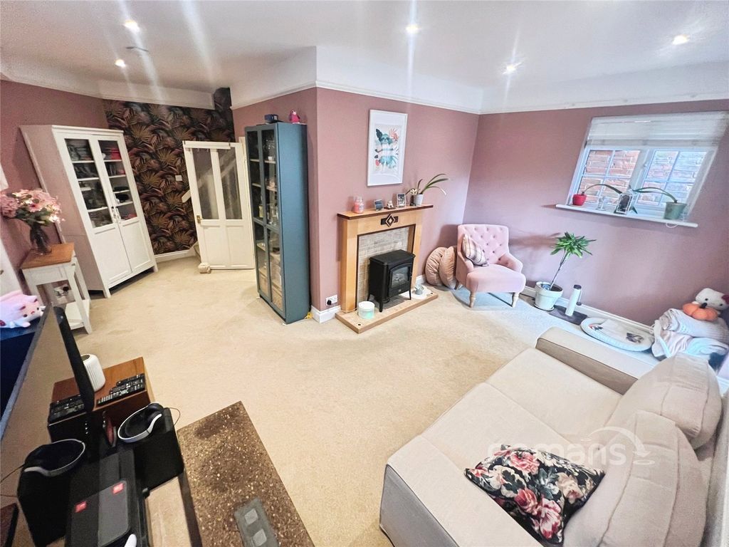 Property photo 3 of 31 Picture No. 28