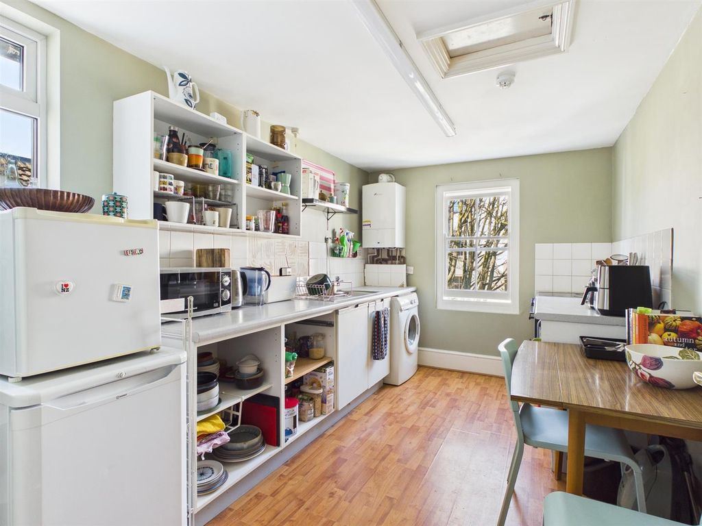 Property photo 2 of 6 Cam04311G0-Pr0114-Still001.Jpg