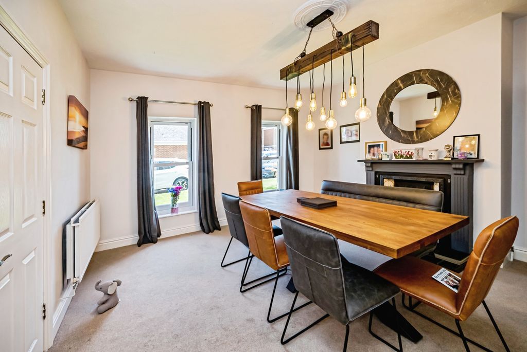 Property photo 3 of 15 5Goldcrest-7