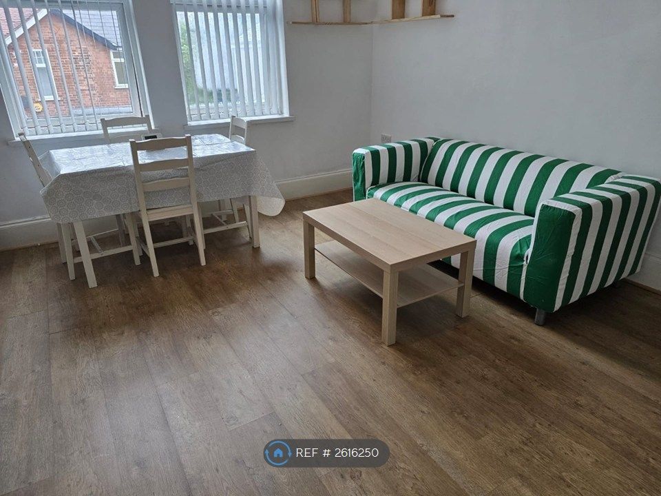 Property photo 1 of 9 Living Room