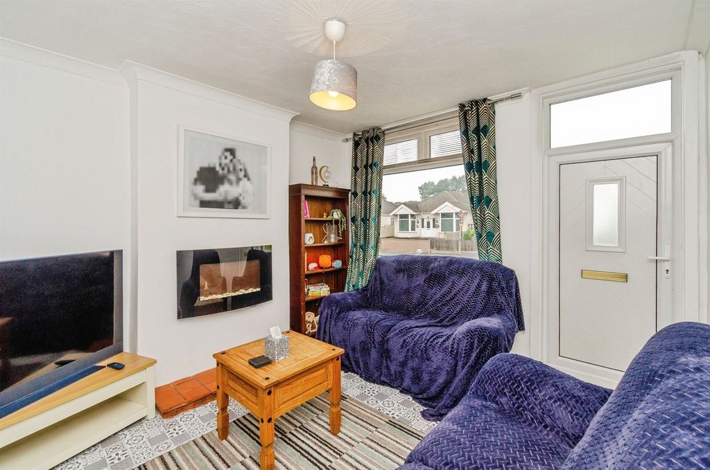 Property photo 2 of 18