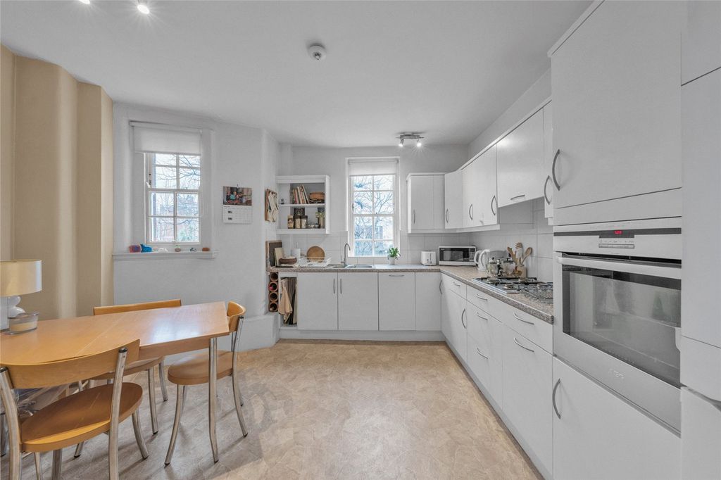 Property photo 3 of 11 Picture No. 02