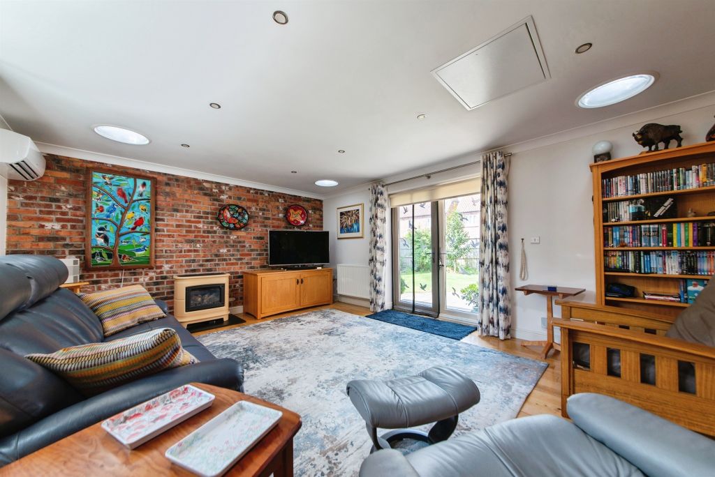 Property photo 2 of 19
