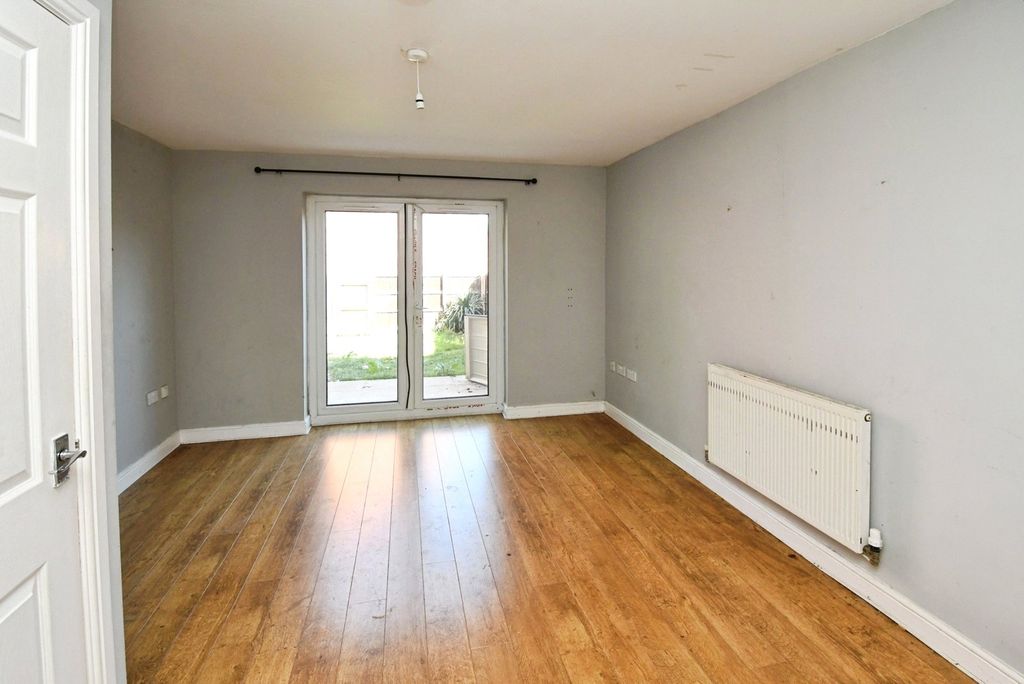 Property photo 3 of 17 Photo