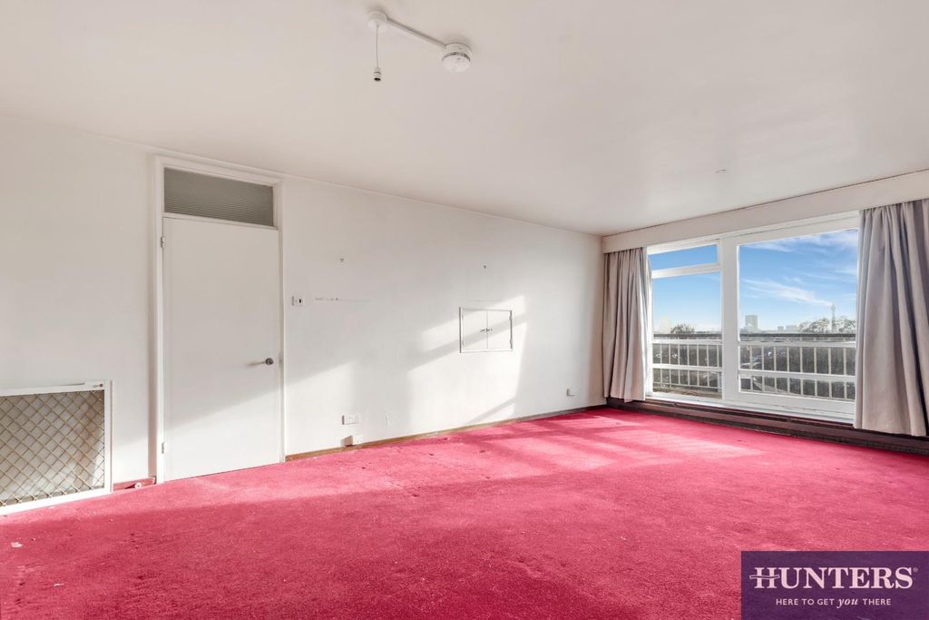 Property photo 3 of 10 Reception Reverse