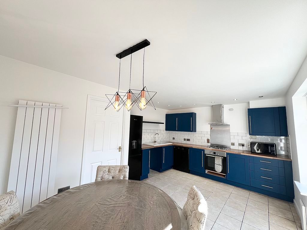 Property photo 3 of 18 Photo 2