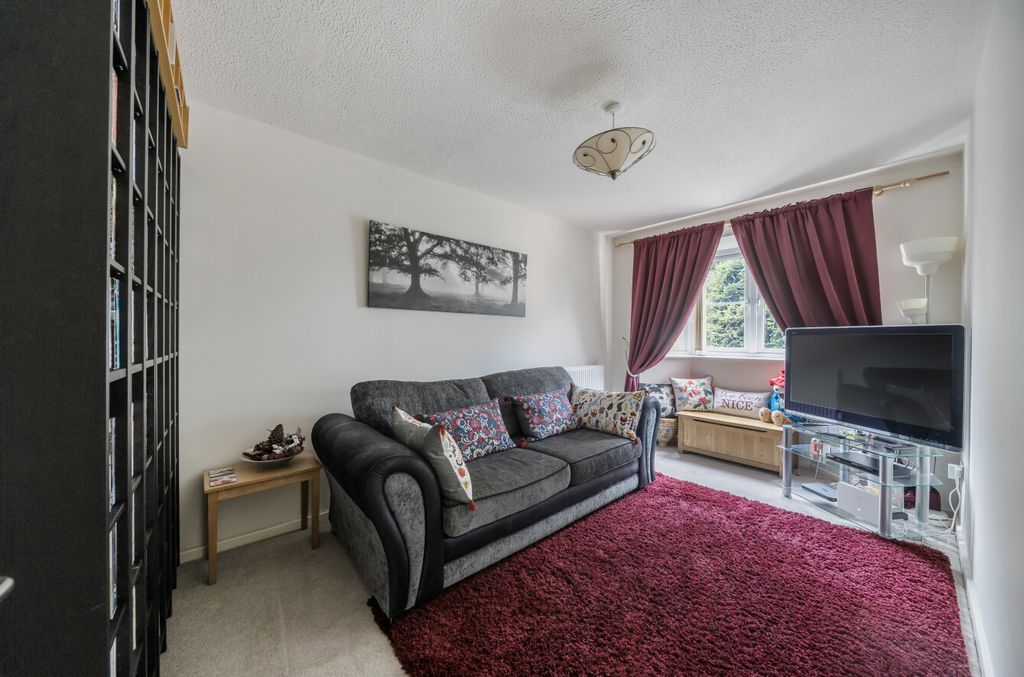 Property photo 2 of 19 Bedroom/Reception