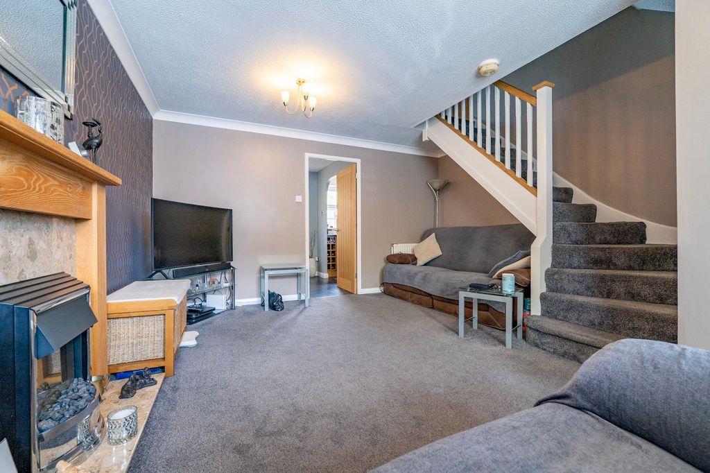 Property photo 2 of 25