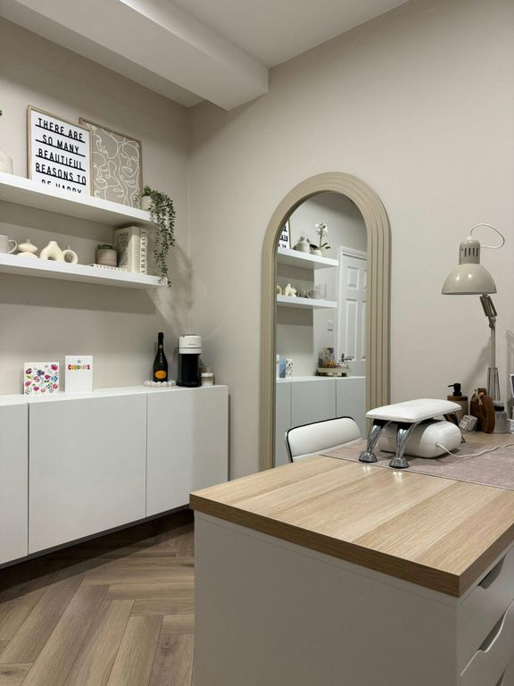 Property photo 2 of 5 Beauty Room.Jpg