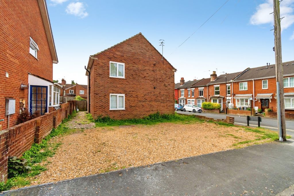 Property photo 3 of 13 Pbox-Img.Jpg