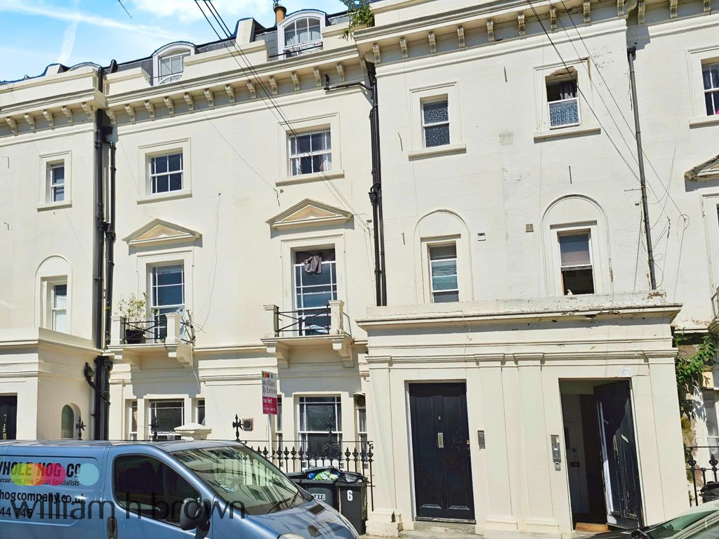 Property photo 1 of 8 Front