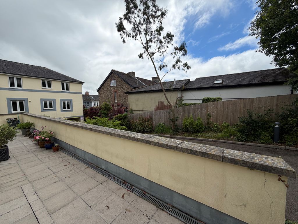 Property photo 3 of 6 2