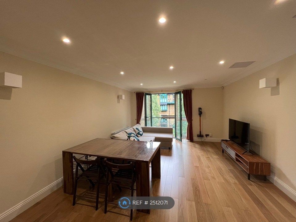 Property photo 1 of 13 Living Room