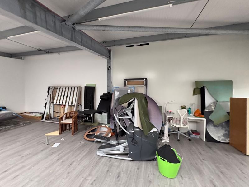 Property photo 3 of 10 Photo 4