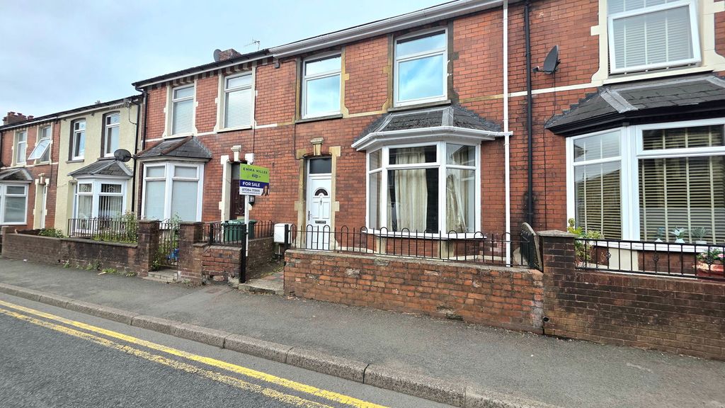 Property photo 1 of 18