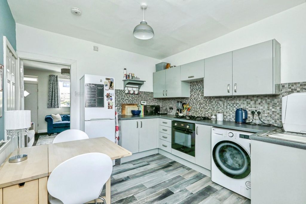 Property photo 3 of 14 Kitchen Diner