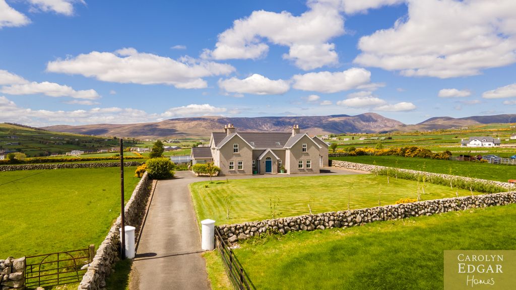 Property photo 1 of 105 008