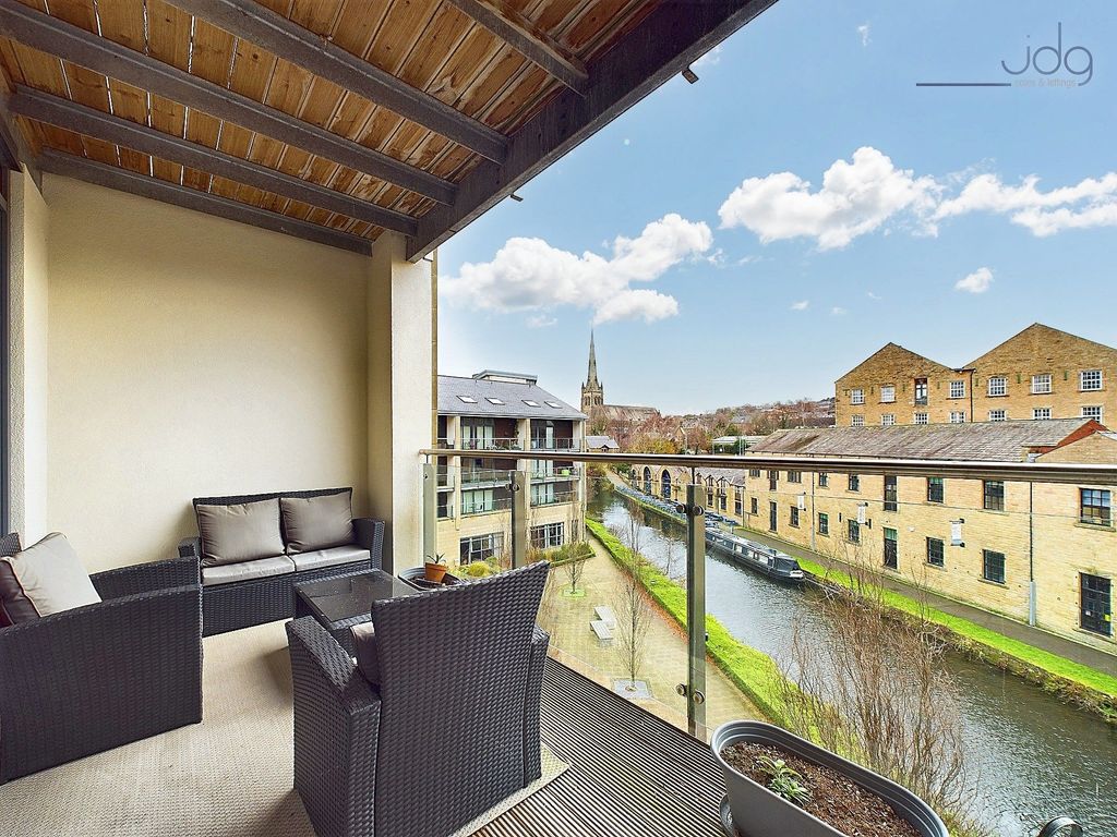 Property photo 2 of 10 Balcony