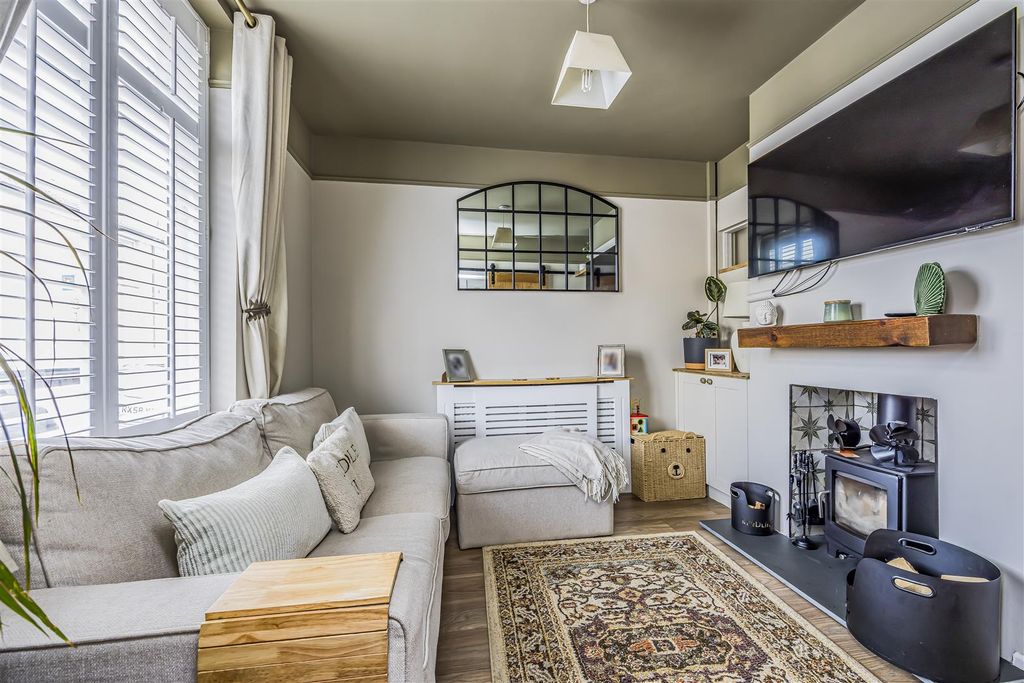 Property photo 1 of 18 55 Byerley Road, Fratton-Porticomarketing-Soldby-9
