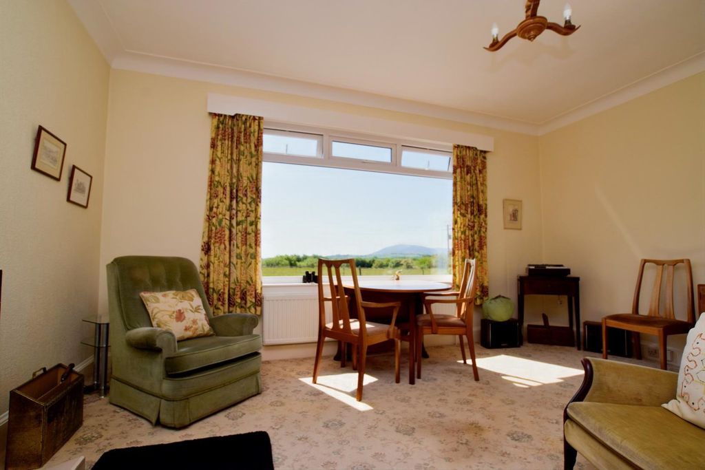 Property photo 3 of 34