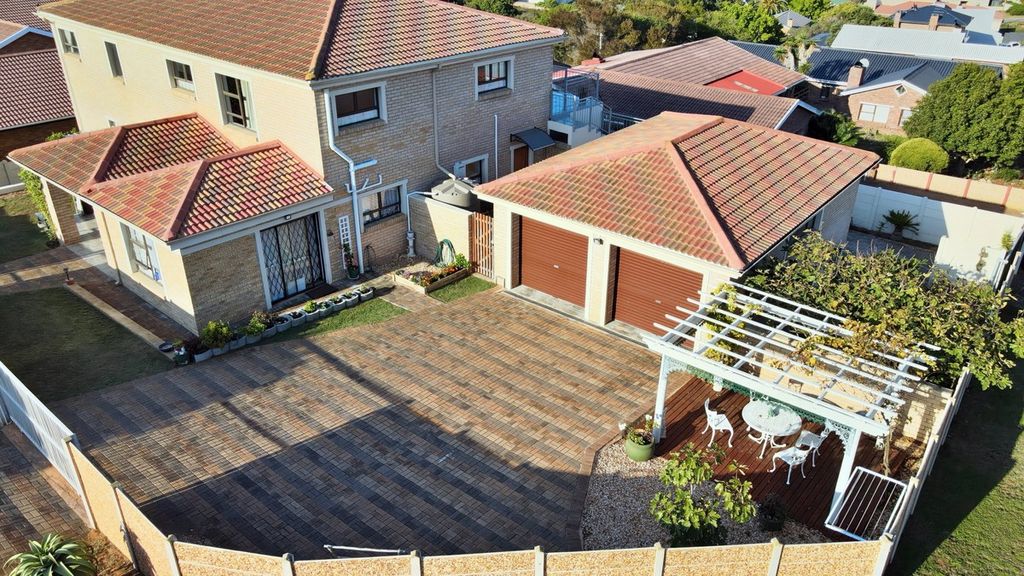 Property photo 2 of 42