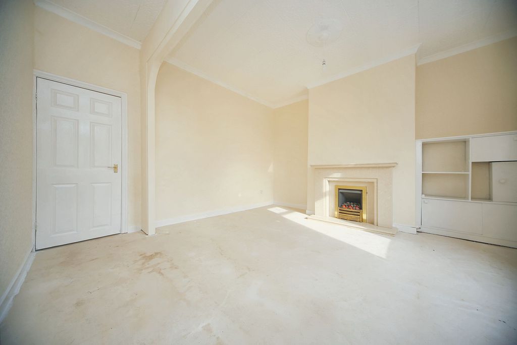 Property photo 3 of 26