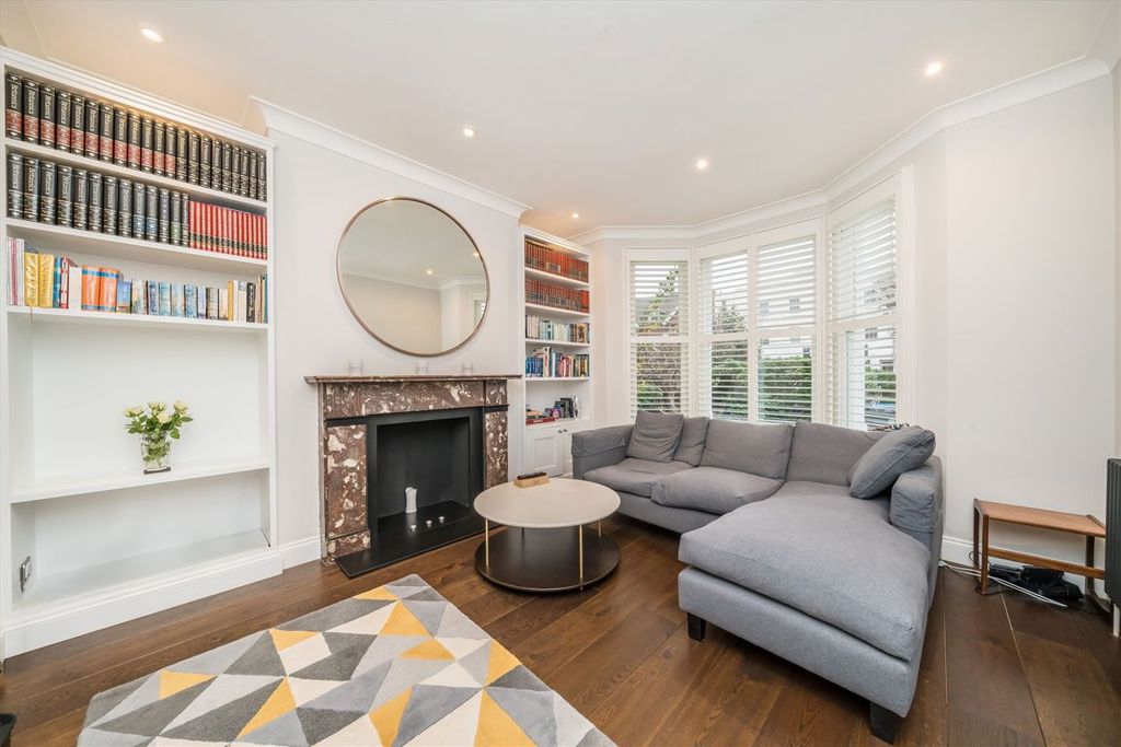 Property photo 2 of 10