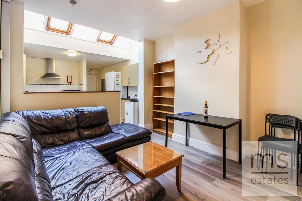 Property photo 2 of 18 Img_1387.Jpg