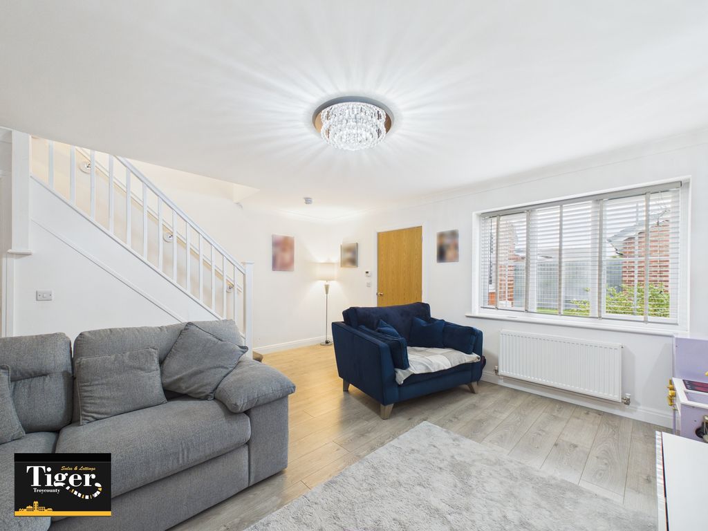 Property photo 3 of 25