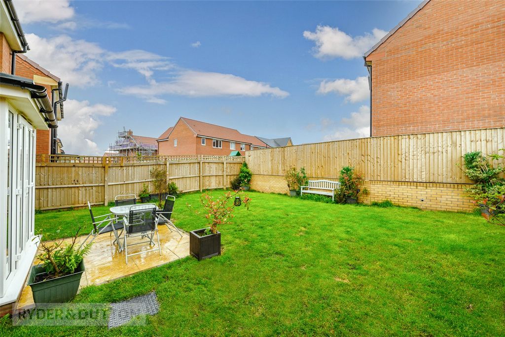 Property photo 3 of 23 Garden