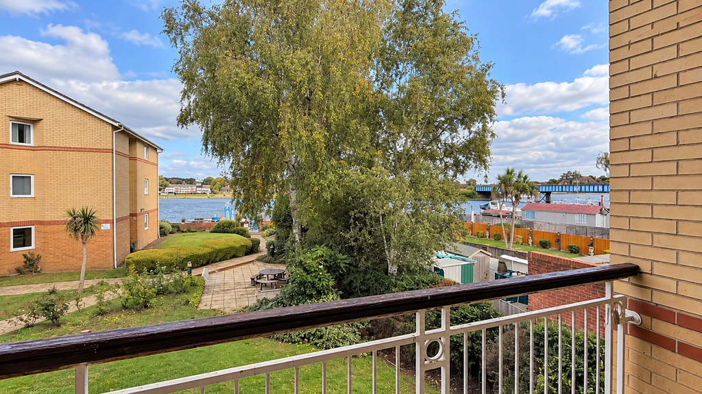 Property photo 1 of 12 Balcony