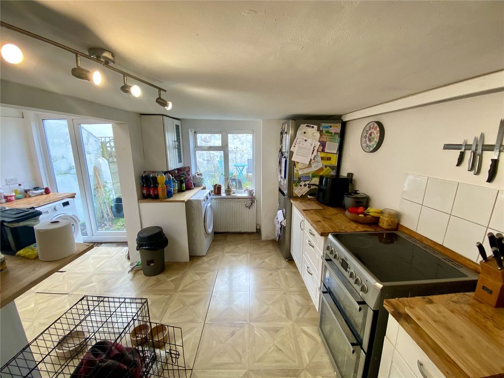 Property photo 2 of 23 Picture No. 10