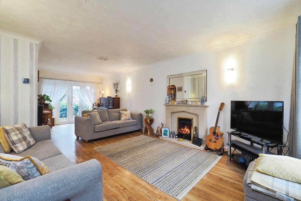 Property photo 2 of 25