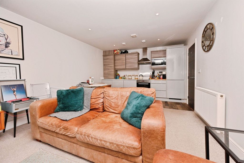 Property photo 3 of 8